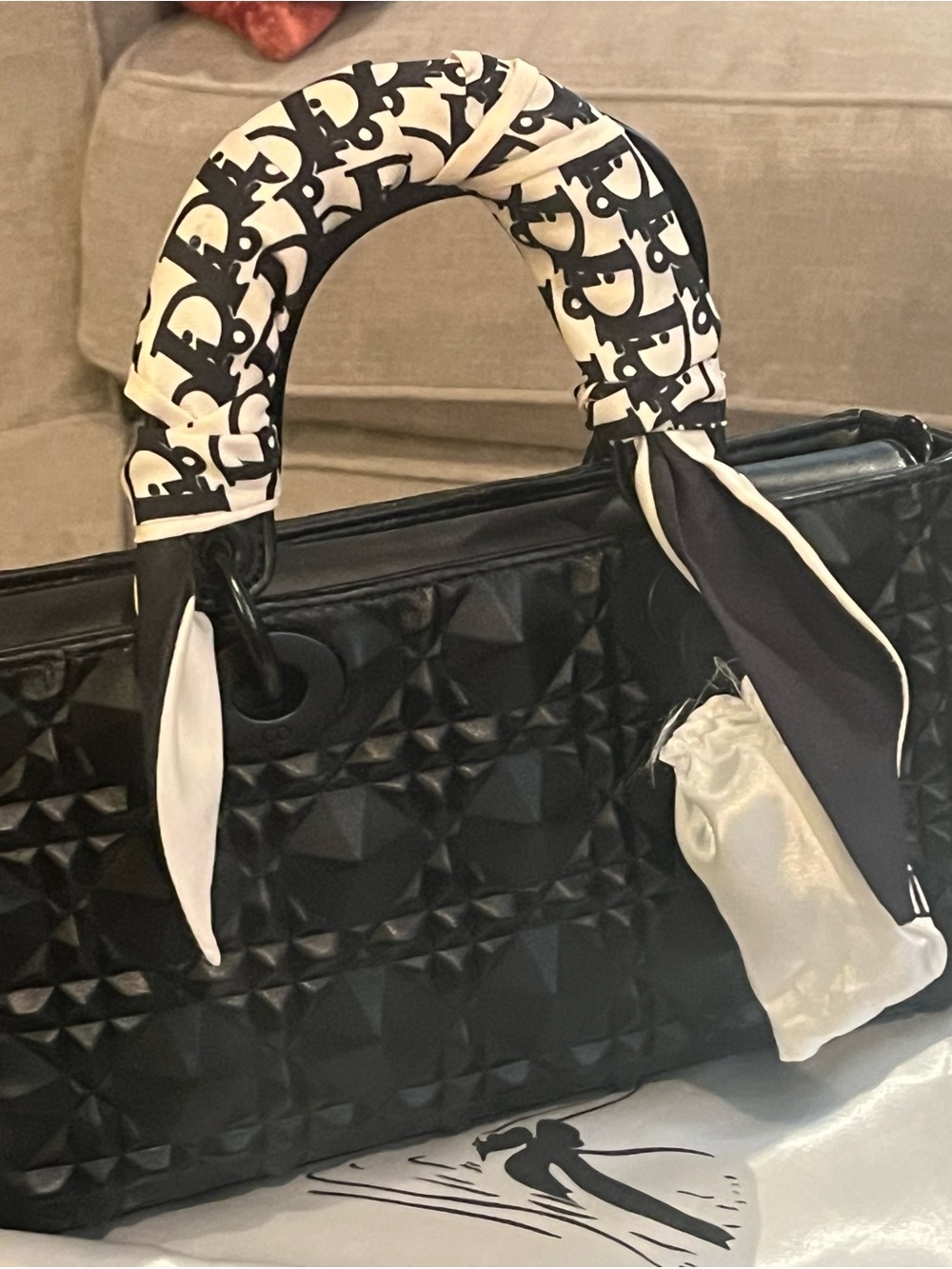 Inspired Joy east west Top-Handle Women's Bag with 2 straps. Excellent condition - Picture 4 of 10